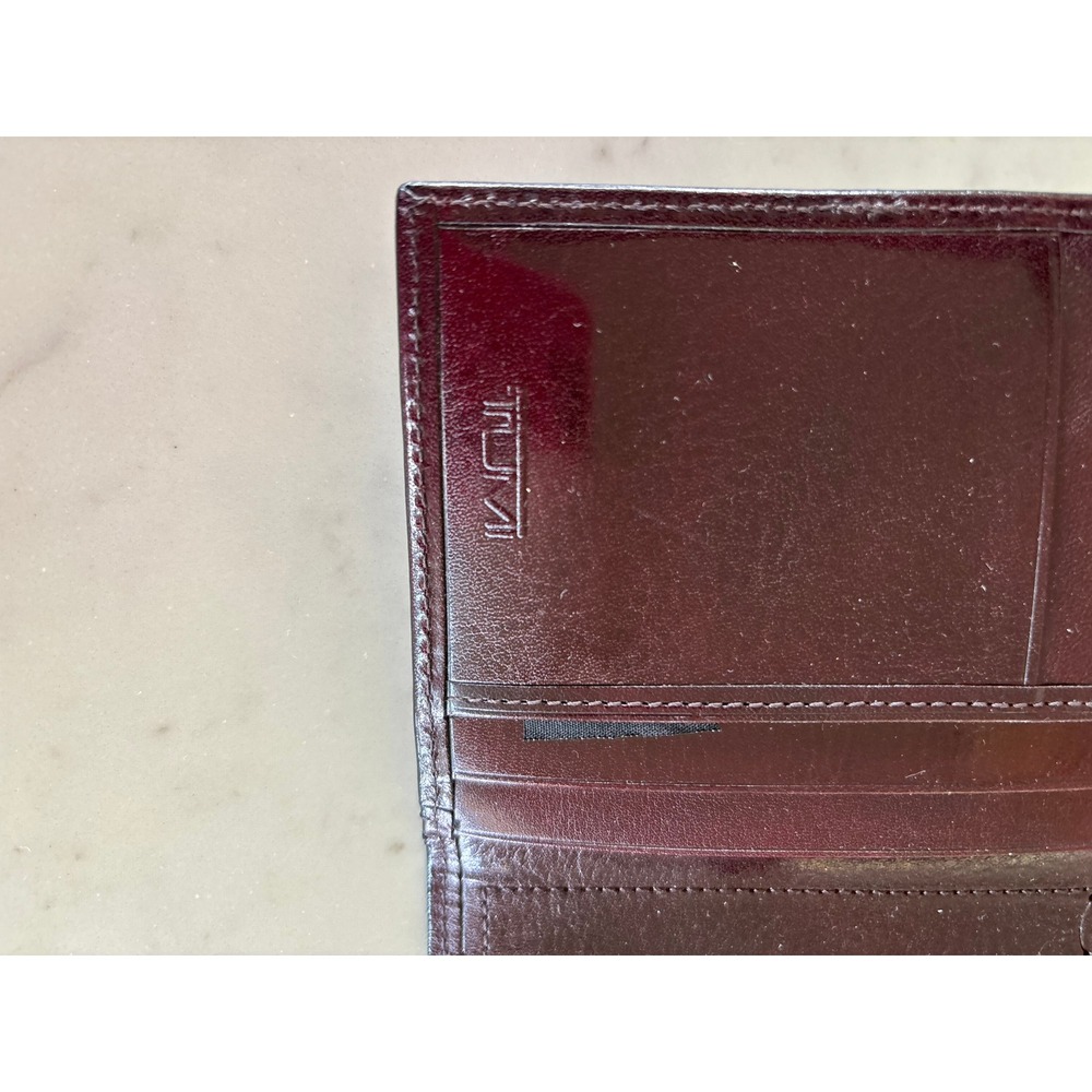 Tumi Mens Burgundy Leather Bifold Wallet with Tab Closure Mahogany Card Holder - Picture 5 of 9